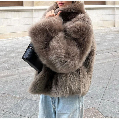 Fashionable Plush Fur Coat – Casual, Comfortable, and Eye-Catching Warmth