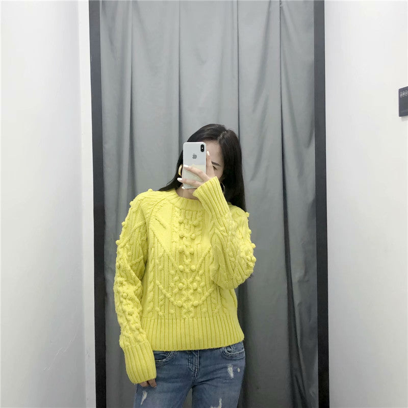 Cable Knit Crew Neck Sweater - Stylish and Comfortable