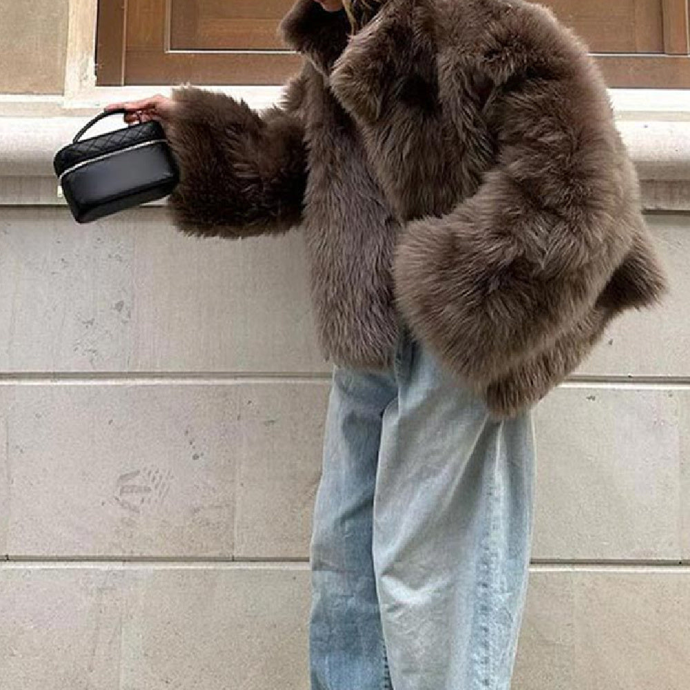 Fashionable Plush Fur Coat – Casual, Comfortable, and Eye-Catching Warmth