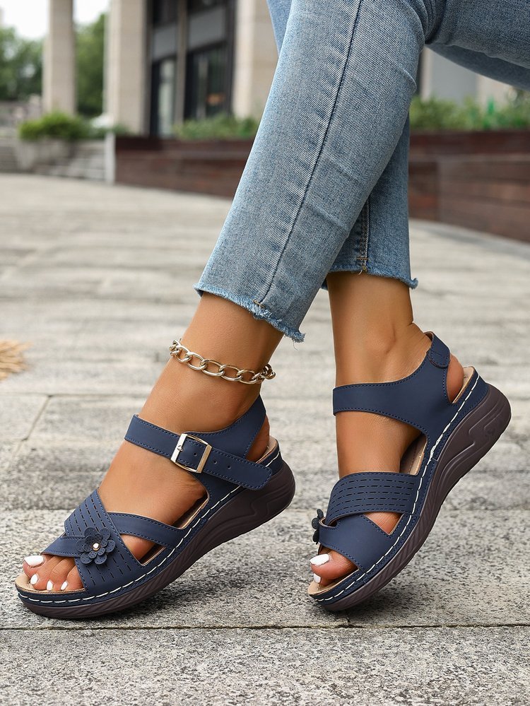 Plus Size Women's Platform Sandals with Floral Design