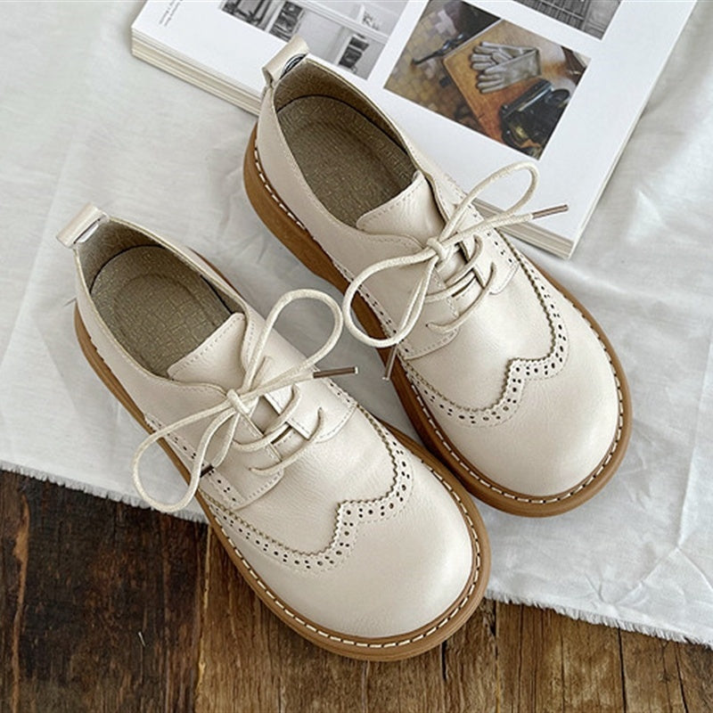 Women's Retro Brogue Hollow Leather Lace-Up Chunky Heel Shoes