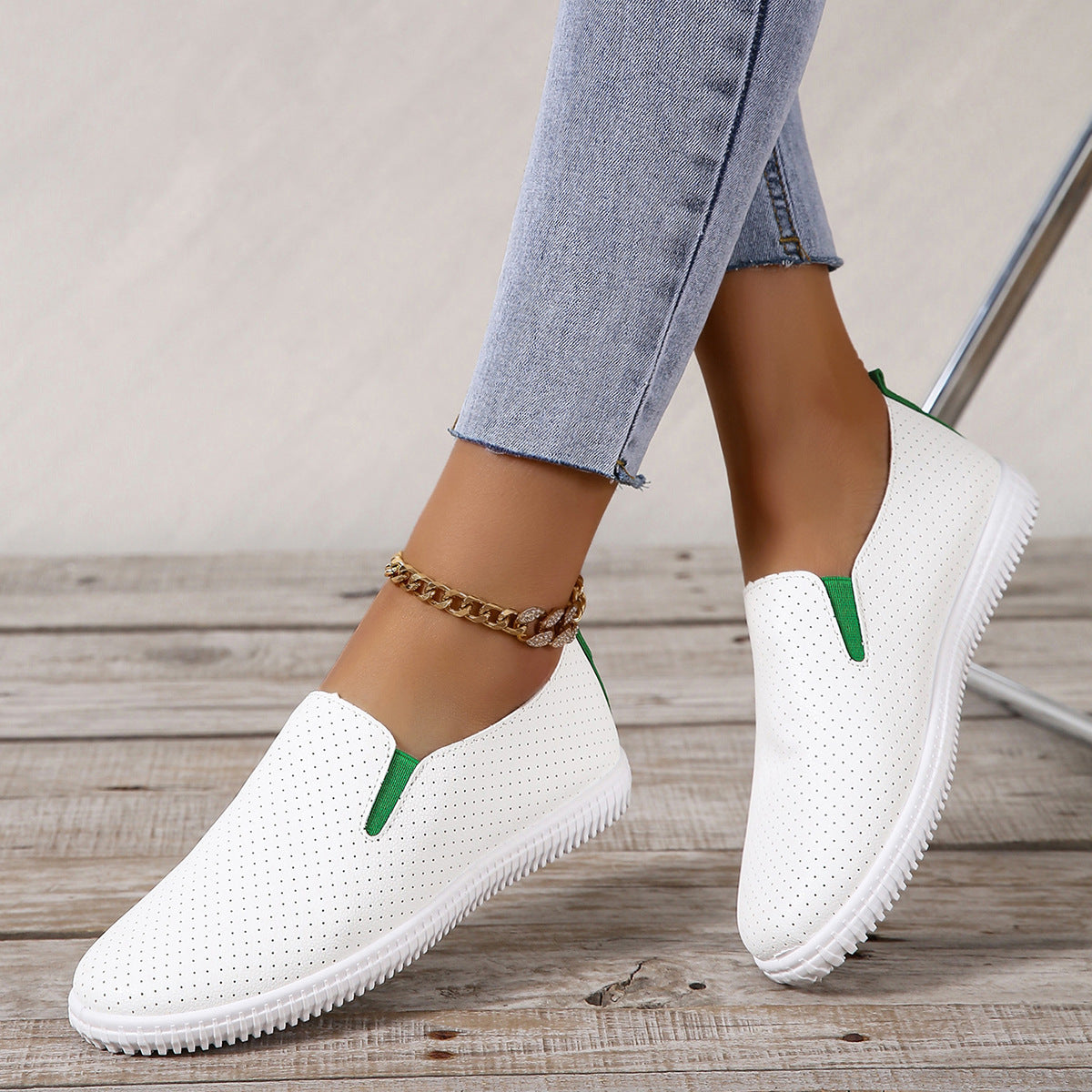 Fashionable Hollowed-Out Casual Flat Shoes for Women