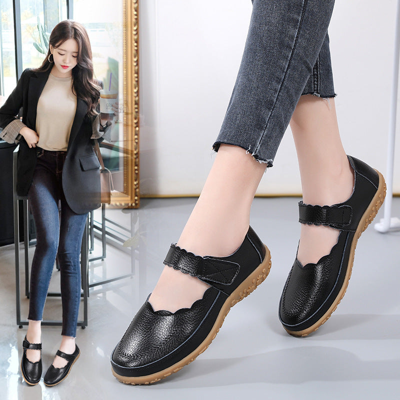 Casual Round Toe Hollowed Leather Shoes with British Style Soft Japanese Gommino