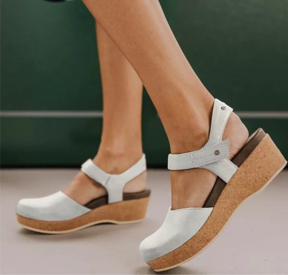 New Beach Sandals for Women with Flat Head Box Buckle