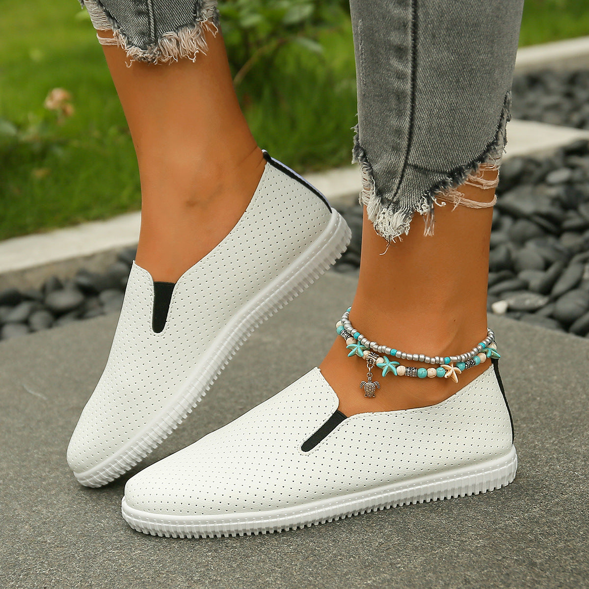 Fashionable Hollowed-Out Casual Flat Shoes for Women