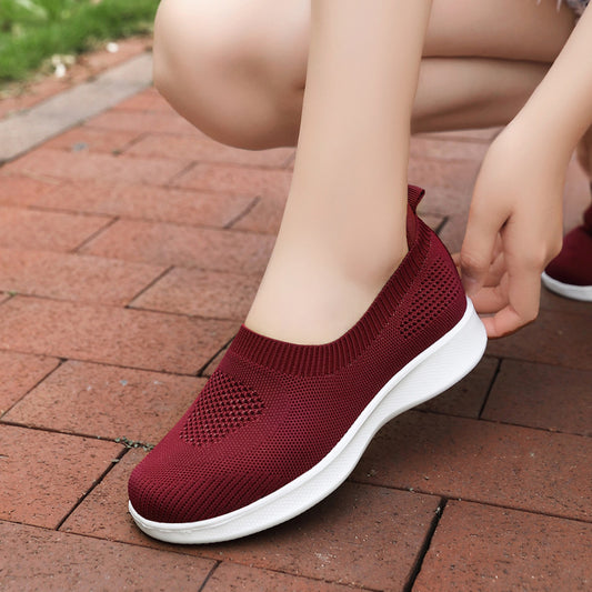 Slip-On Sports Mom Shoes with Leisure Soft Bottom, Available in Large Sizes