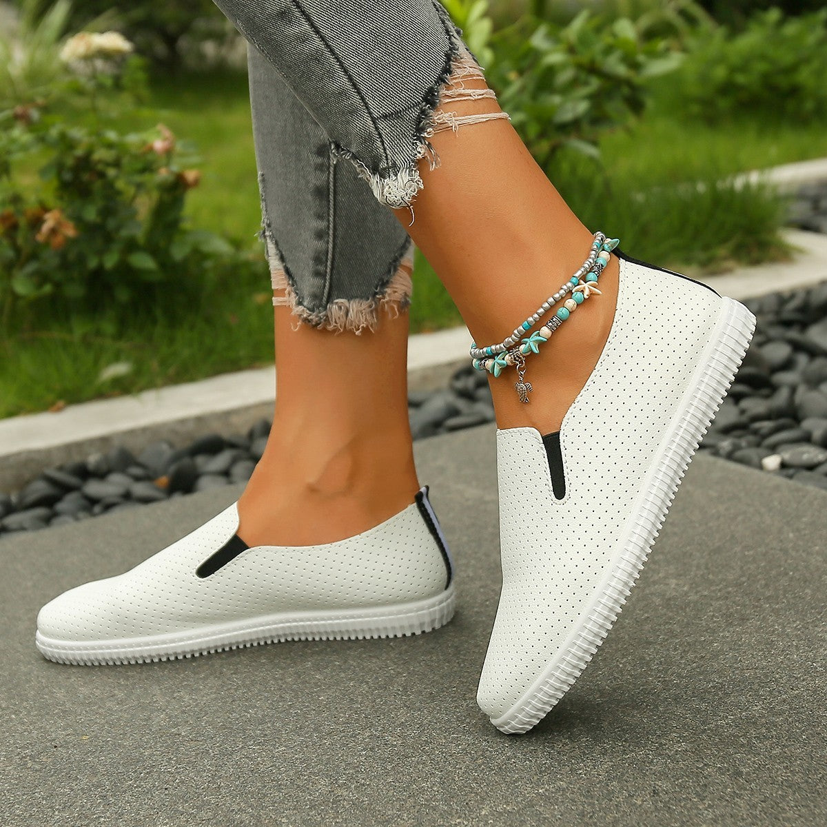 Fashionable Hollowed-Out Casual Flat Shoes for Women