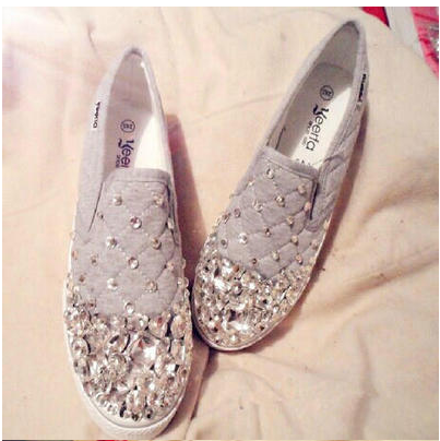 Sweet Fan Slip-on Canvas Shoes with Big Jewel