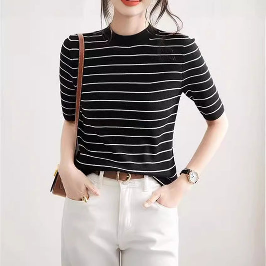 Classic Contrast Color Vintage Stripe Sweater with Round Neck and Short Sleeves