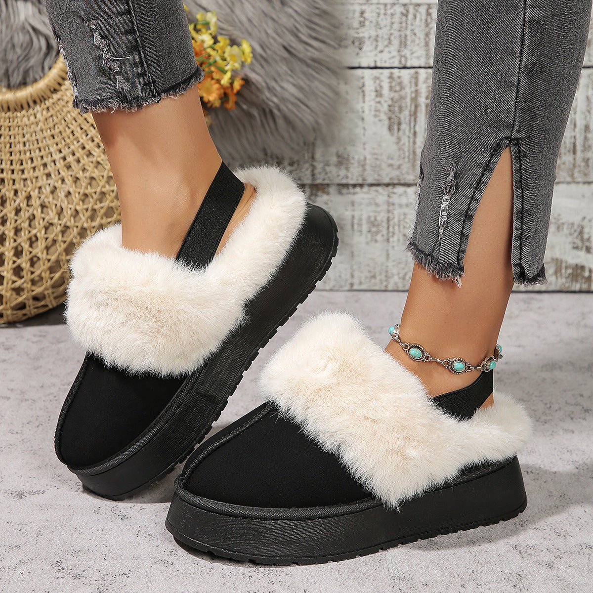 Women's Winter Plush Home Slippers – Fashionable Round Toe Flat Garden Shoes