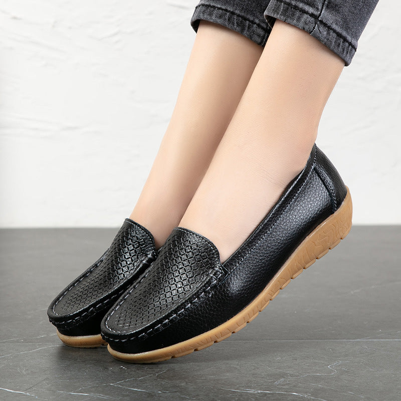 Women's Casual Leather Bean Shoes with a Slope Design