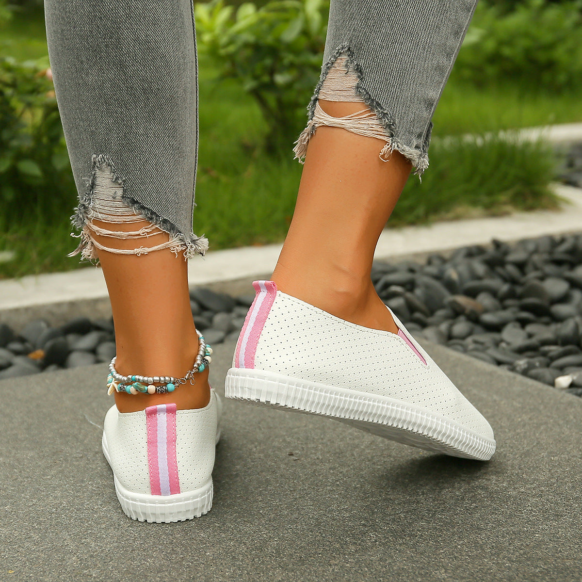 Fashionable Hollowed-Out Casual Flat Shoes for Women