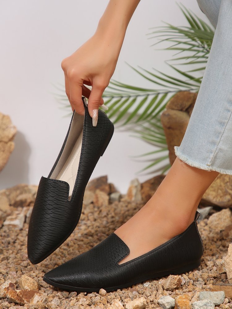 Simple Pointed Snake Pattern Flat Pumps – Slip-On Lazy Shoes for Foreign Trade