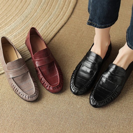 Women's Casual Pleated Leather Loafers: Comfy & Stylish Footwear