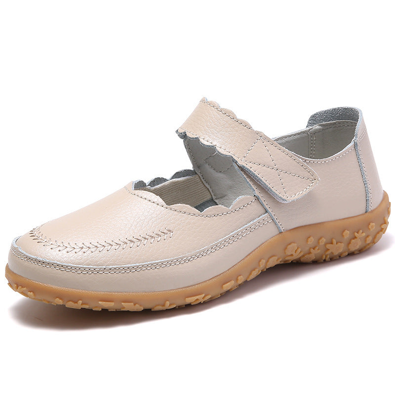 Casual Round Toe Hollowed Leather Shoes with British Style Soft Japanese Gommino