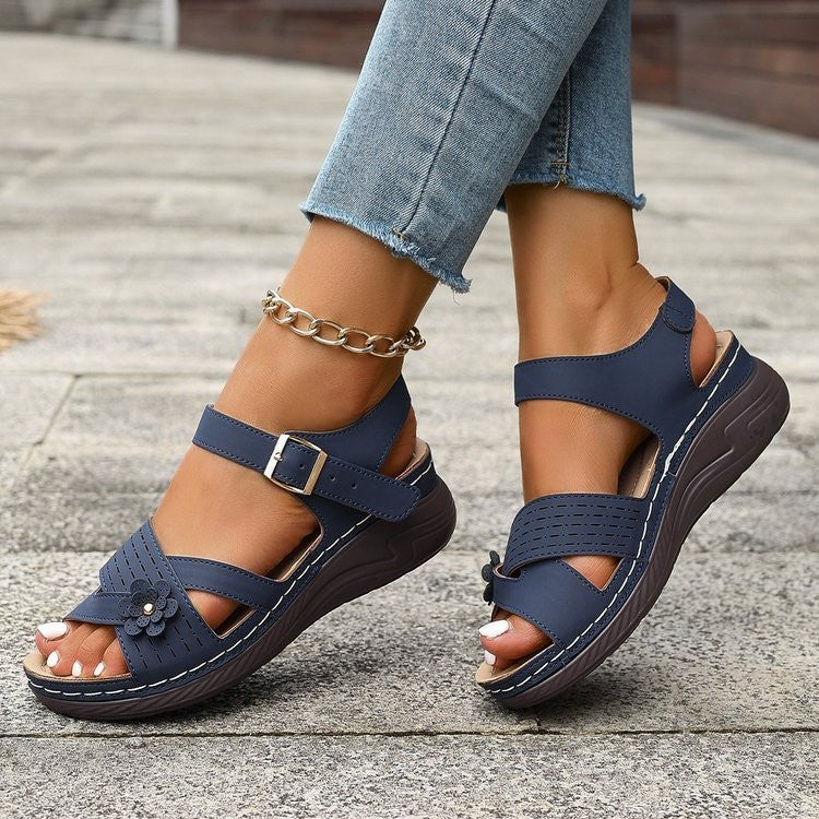 Plus Size Women's Platform Sandals with Floral Design