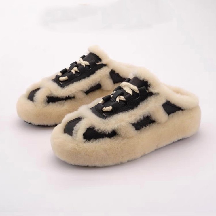 Woman's Thick Sole Lamb Wool Outerwear Half Slippers