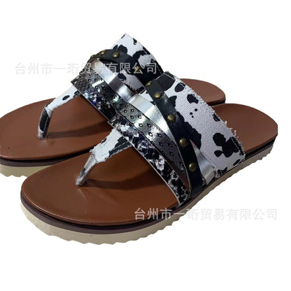 Large Size Retro Women's Shoes Rivet Snake Pattern Color